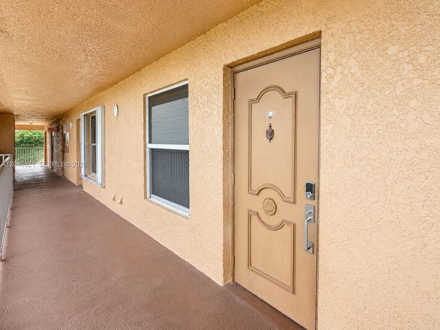 4550 NW 18th Avenue 606, Deerfield Beach, FL 33064