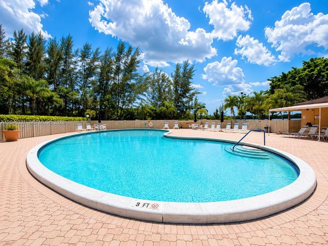 4550 NW 18th Avenue 606, Deerfield Beach, FL 33064