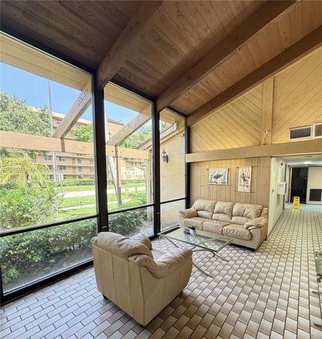 4550 NW 18th Avenue 606, Deerfield Beach, FL 33064