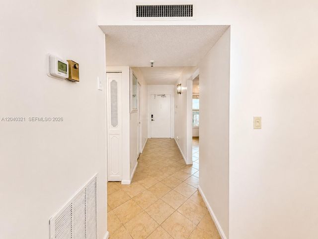 4550 NW 18th Avenue 606, Deerfield Beach, FL 33064