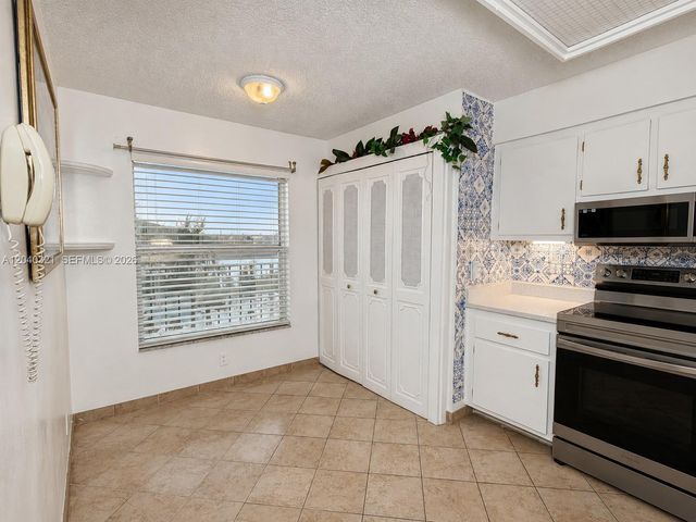 4550 NW 18th Avenue 606, Deerfield Beach, FL 33064