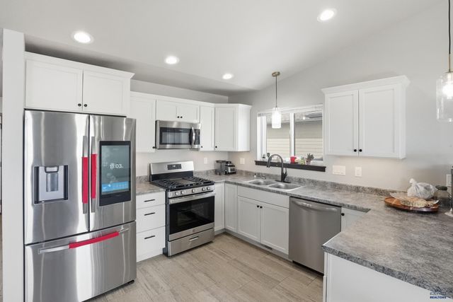 5520 COAL BANK DR, Rapid City, SD 57701