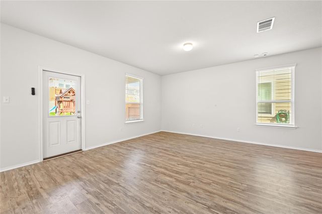 511 Eves Necklace DR, Buda, TX 78610