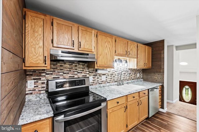 6 NORMAN CT, Fredericksburg, VA 22407