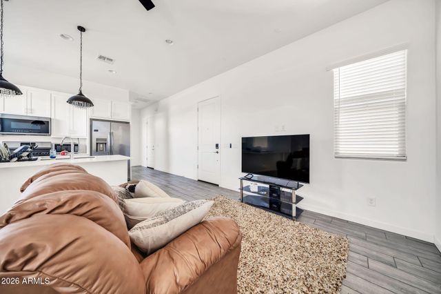 32258 N 21ST Avenue, Phoenix, AZ 85085