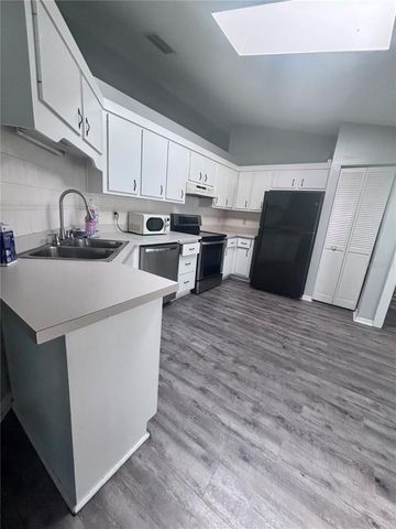 420 NE 52ND COURT, Ocala, FL 34470