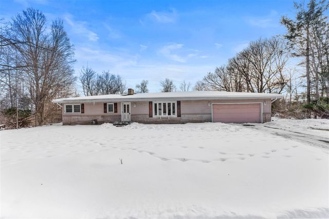 1632 Hudson Road, Hillsdale, MI 49242