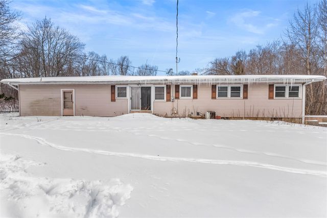 1632 Hudson Road, Hillsdale, MI 49242