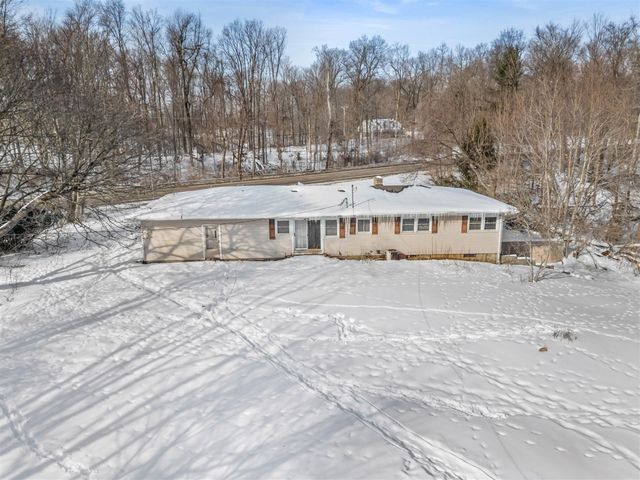 1632 Hudson Road, Hillsdale, MI 49242