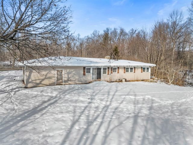 1632 Hudson Road, Hillsdale, MI 49242