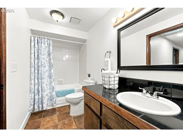 3691 Ne 4TH St, Gresham, OR 97030