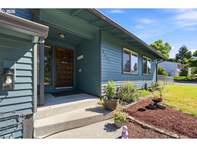 3691 Ne 4TH St, Gresham, OR 97030