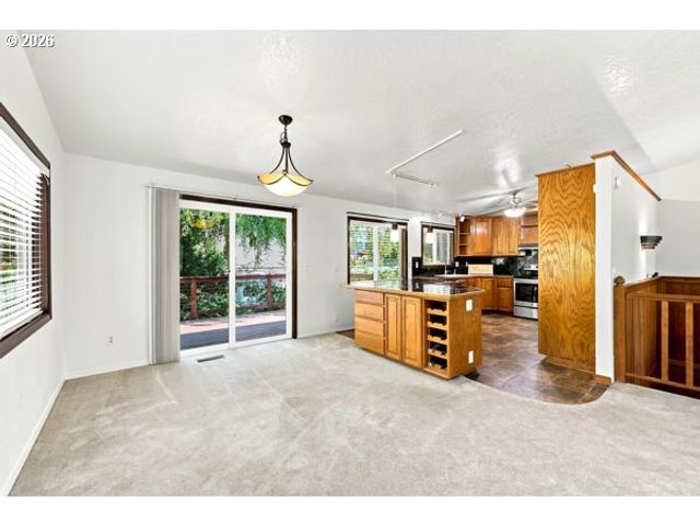 3691 Ne 4TH St, Gresham, OR 97030