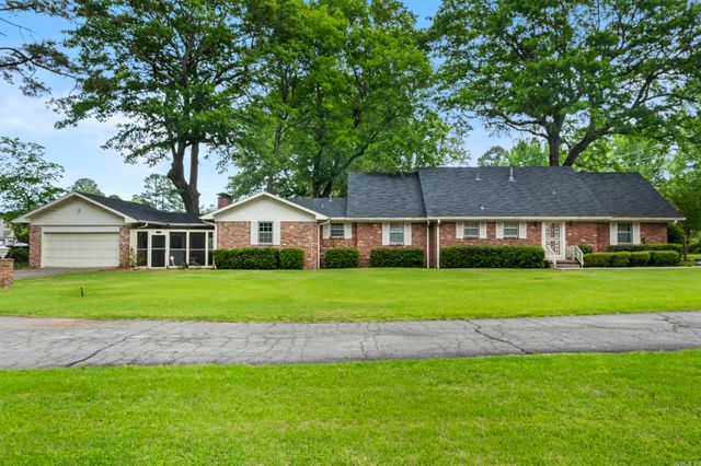 2 Williams Circle, Jacksonville, AR 72176