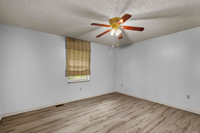 2 Williams Circle, Jacksonville, AR 72176