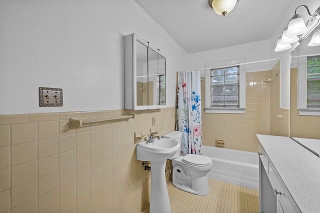 2 Williams Circle, Jacksonville, AR 72176