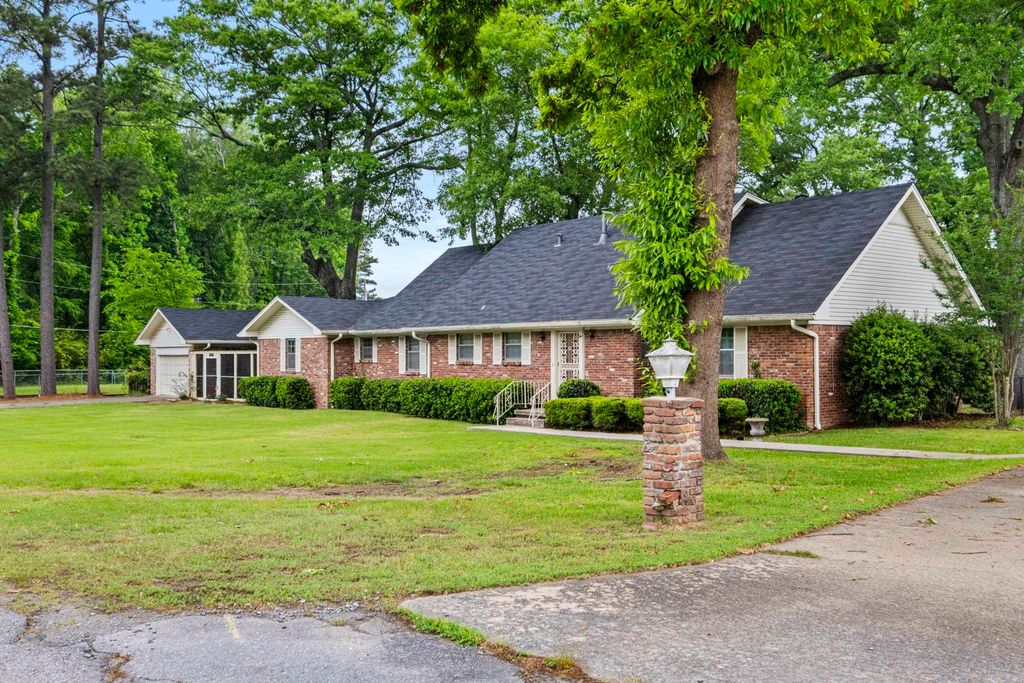 2 Williams Circle, Jacksonville, AR 72176