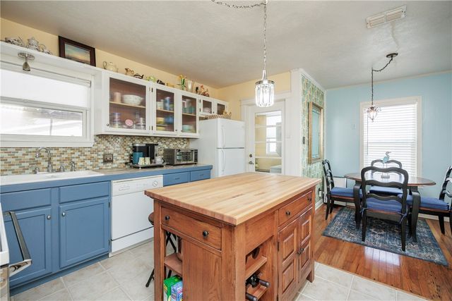 650 Sharon Dr, Corpus Christi, TX 78412