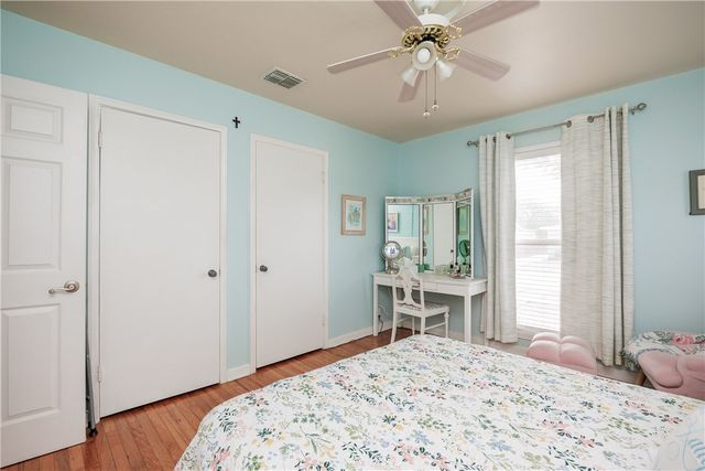650 Sharon Dr, Corpus Christi, TX 78412
