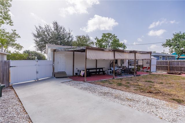 650 Sharon Dr, Corpus Christi, TX 78412