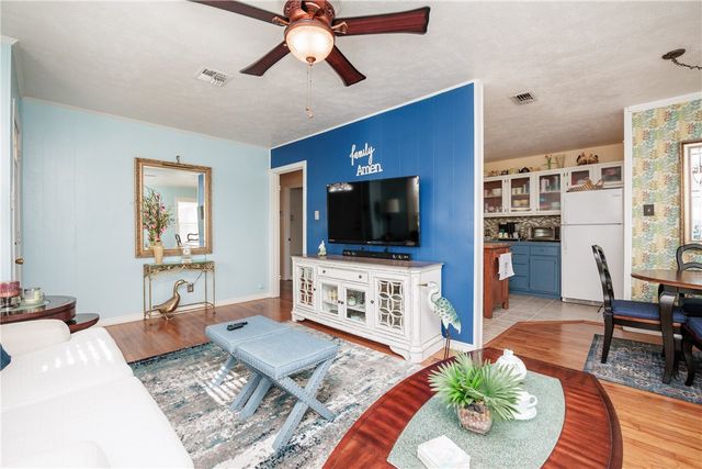 650 Sharon Dr, Corpus Christi, TX 78412