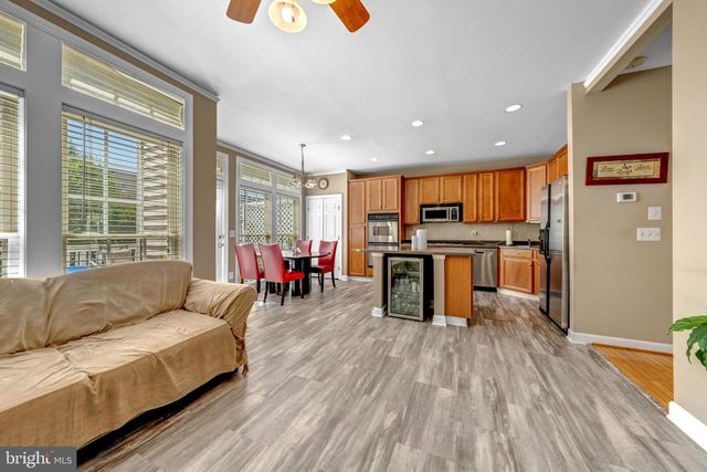 12753 HERON RIDGE DR, Fairfax, VA 22030