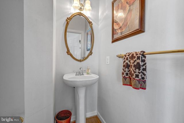 12753 HERON RIDGE DR, Fairfax, VA 22030