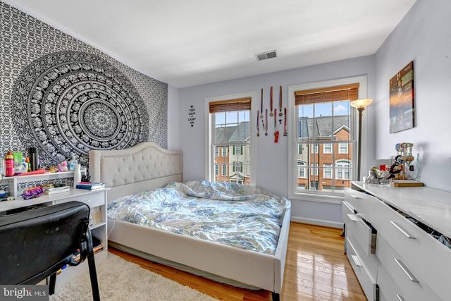 12753 HERON RIDGE DR, Fairfax, VA 22030