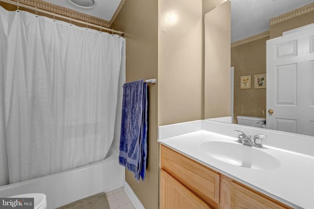 12753 HERON RIDGE DR, Fairfax, VA 22030