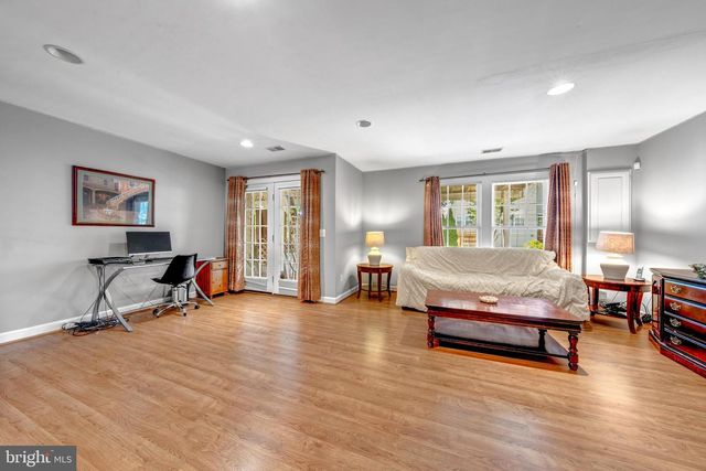 12753 HERON RIDGE DR, Fairfax, VA 22030