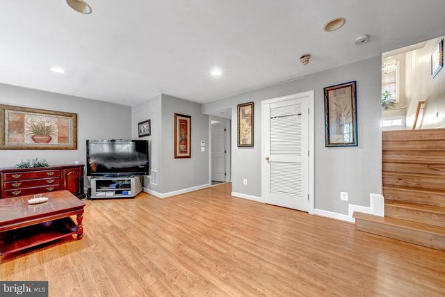 12753 HERON RIDGE DR, Fairfax, VA 22030