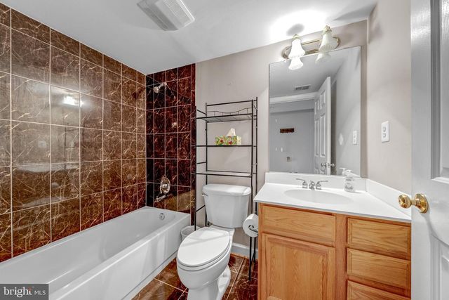 12753 HERON RIDGE DR, Fairfax, VA 22030