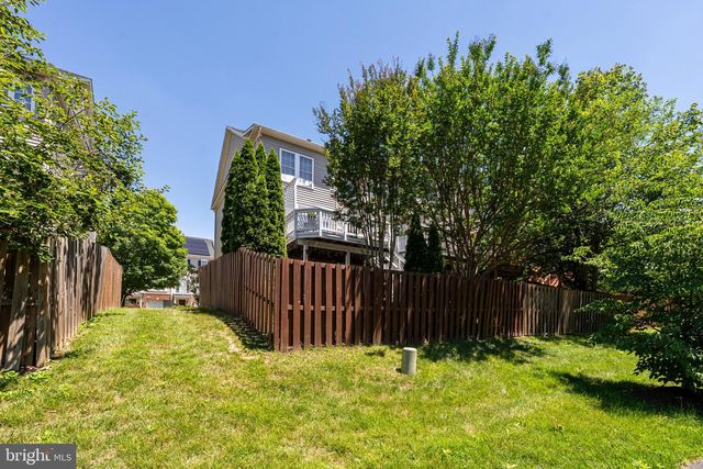 12753 HERON RIDGE DR, Fairfax, VA 22030