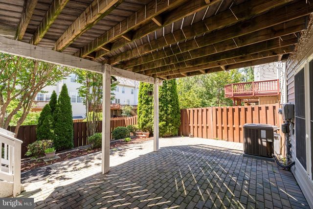 12753 HERON RIDGE DR, Fairfax, VA 22030