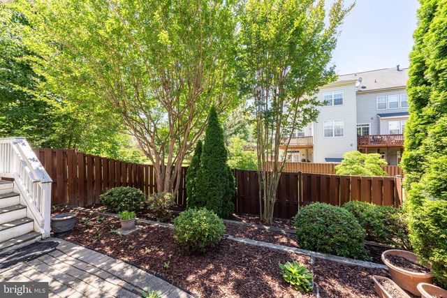 12753 HERON RIDGE DR, Fairfax, VA 22030