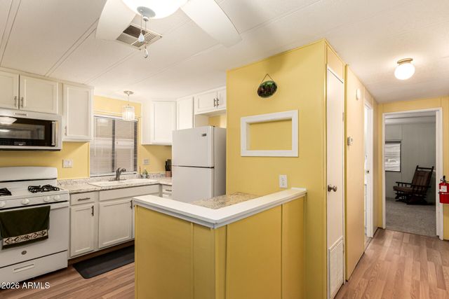 1050 E BROADWAY Avenue 15, Apache Junction, AZ 85119