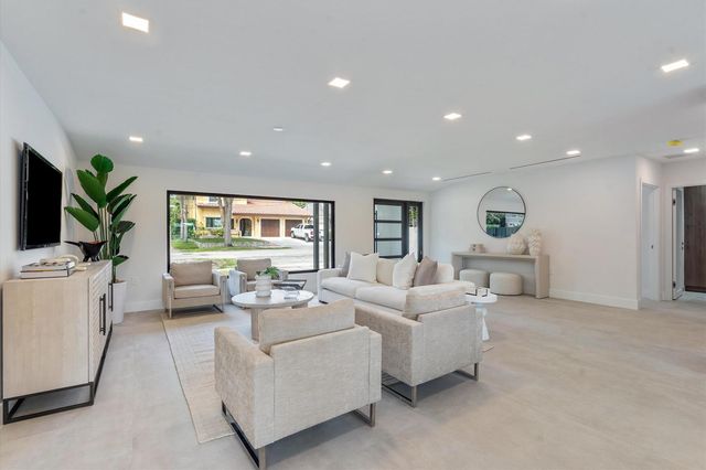 1032 SE 13th Terrace, Fort Lauderdale, FL 33316