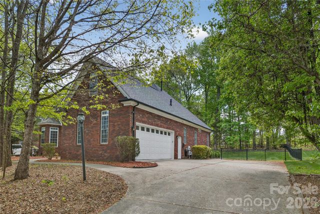 4854 Huddersfield Drive, Harrisburg, NC 28075