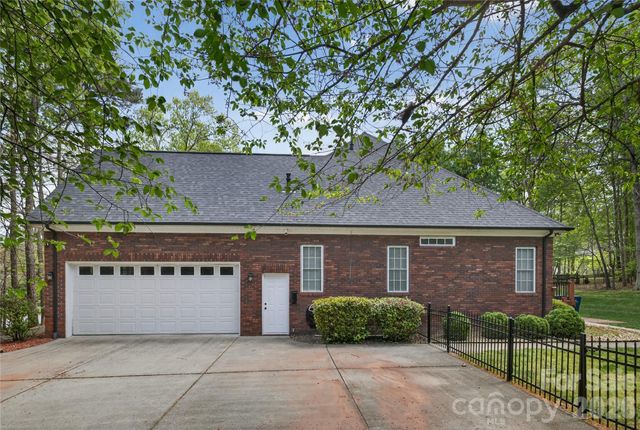 4854 Huddersfield Drive, Harrisburg, NC 28075