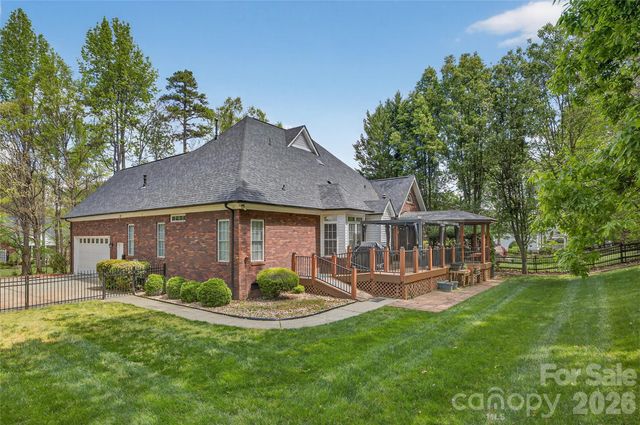 4854 Huddersfield Drive, Harrisburg, NC 28075