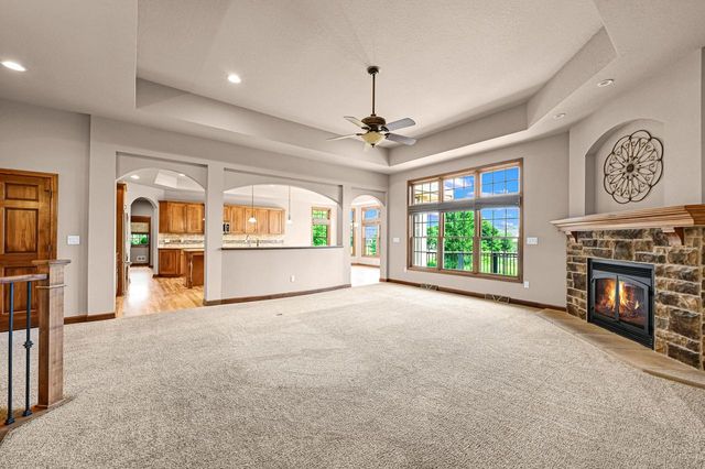 20110 Settlers Hollow LANE, New Berlin, WI 53146