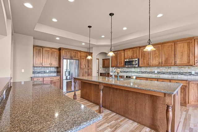 20110 Settlers Hollow LANE, New Berlin, WI 53146