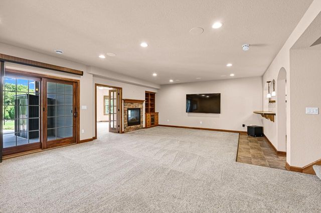 20110 Settlers Hollow LANE, New Berlin, WI 53146