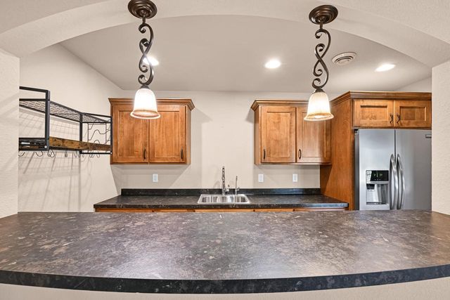 20110 Settlers Hollow LANE, New Berlin, WI 53146