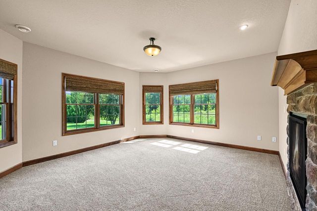 20110 Settlers Hollow LANE, New Berlin, WI 53146