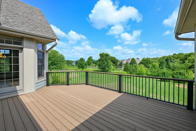 20110 Settlers Hollow LANE, New Berlin, WI 53146