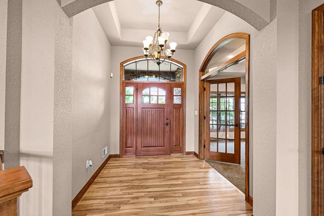 20110 Settlers Hollow LANE, New Berlin, WI 53146