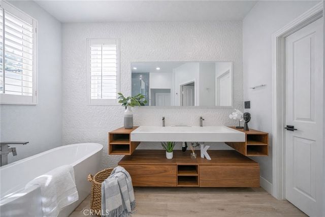 328 Flyers Lane, Tustin, CA 92782