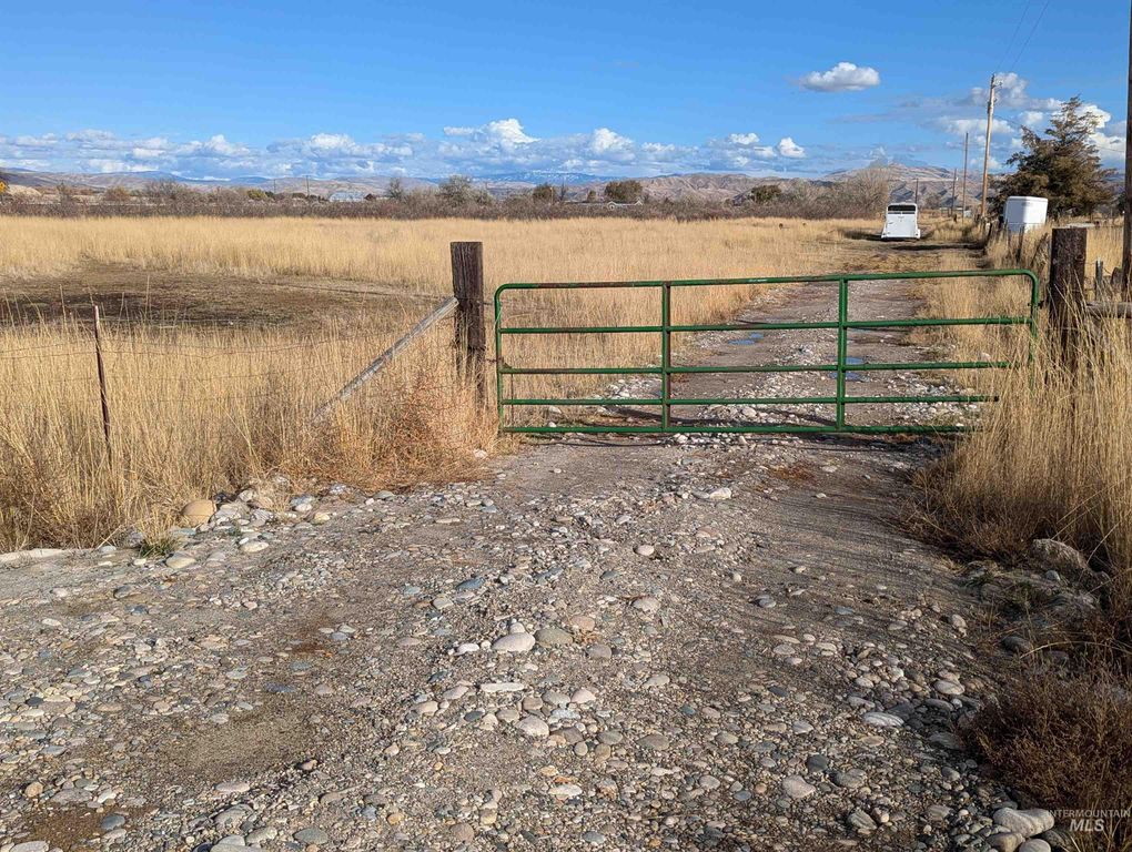 2805 W Highway 52, Emmett, ID 83617
