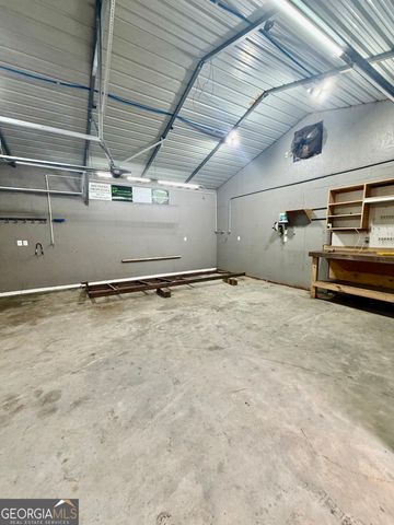 86 John Lovelace Road, Lagrange, GA 30241